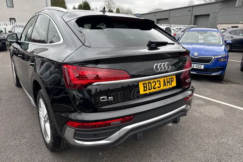 BD23AHP Audi Q5 2.0 TDI 40 S line Sportback S Tronic quattro Euro 6 (s/s) 5dr Thumbnail #17