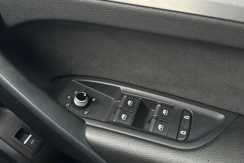 BD23AHP Audi Q5 2.0 TDI 40 S line Sportback S Tronic quattro Euro 6 (s/s) 5dr Thumbnail #19