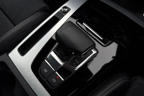 BD23AHP Audi Q5 2.0 TDI 40 S line Sportback S Tronic quattro Euro 6 (s/s) 5dr Thumbnail #21