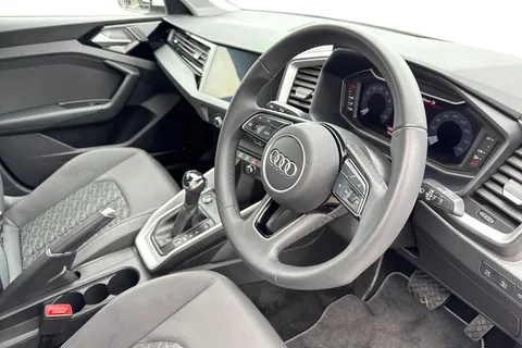 DF74AOS Audi A1 Sport 30 TFSI 116 PS S tronic Thumbnail #15