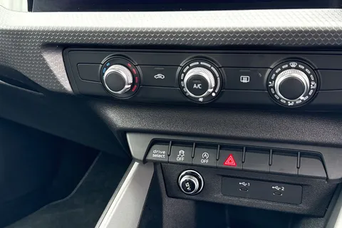 DF74AOS Audi A1 Sport 30 TFSI 116 PS S tronic Thumbnail #23