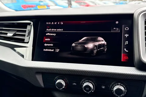 DF74AOS Audi A1 Sport 30 TFSI 116 PS S tronic Thumbnail #40