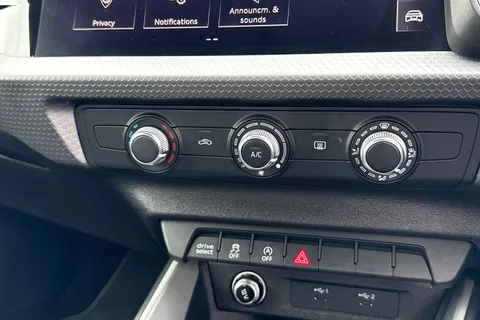 DF74AOS Audi A1 Sport 30 TFSI 116 PS S tronic Thumbnail #46