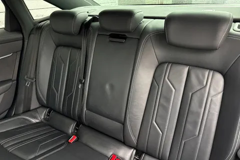 FG22YVF Audi A6 Saloon 2.0 TDI 40 Black Edition S Tronic quattro Euro 6 (s/s) 4dr Thumbnail #20