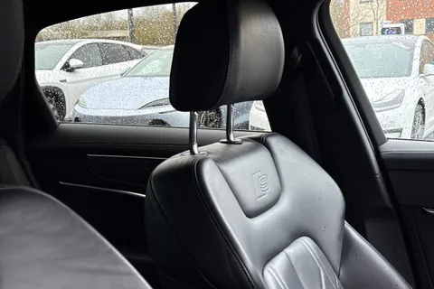 FG22YVF Audi A6 Saloon 2.0 TDI 40 Black Edition S Tronic quattro Euro 6 (s/s) 4dr Thumbnail #39