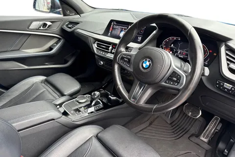 DK70JAO BMW 1 Series 2.0 120d M Sport Auto xDrive Euro 6 (s/s) 5dr Thumbnail #9