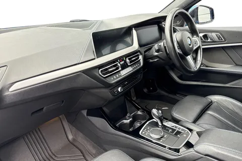 DK70JAO BMW 1 Series 2.0 120d M Sport Auto xDrive Euro 6 (s/s) 5dr Thumbnail #10