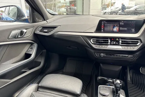 DK70JAO BMW 1 Series 2.0 120d M Sport Auto xDrive Euro 6 (s/s) 5dr Thumbnail #16