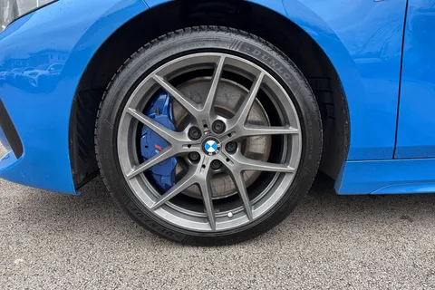 DK70JAO BMW 1 Series 2.0 120d M Sport Auto xDrive Euro 6 (s/s) 5dr Thumbnail #24