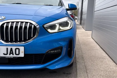DK70JAO BMW 1 Series 2.0 120d M Sport Auto xDrive Euro 6 (s/s) 5dr Thumbnail #26