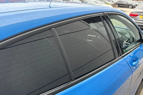 DK70JAO BMW 1 Series 2.0 120d M Sport Auto xDrive Euro 6 (s/s) 5dr Thumbnail #32