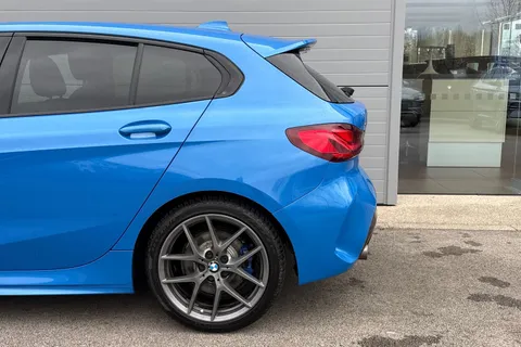 DK70JAO BMW 1 Series 2.0 120d M Sport Auto xDrive Euro 6 (s/s) 5dr Thumbnail #34