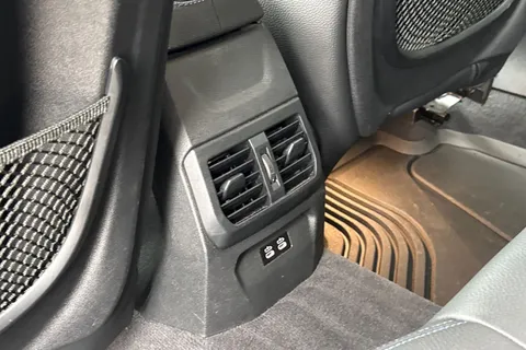 DK70JAO BMW 1 Series 2.0 120d M Sport Auto xDrive Euro 6 (s/s) 5dr Thumbnail #38