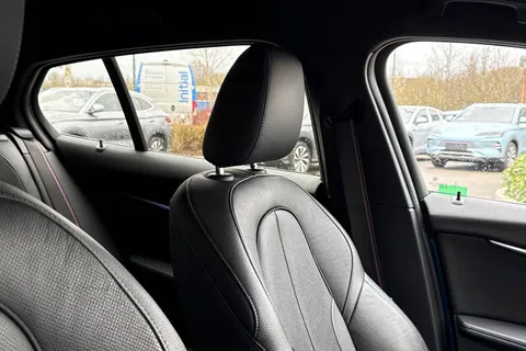 DK70JAO BMW 1 Series 2.0 120d M Sport Auto xDrive Euro 6 (s/s) 5dr Thumbnail #40