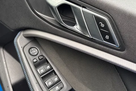 DK70JAO BMW 1 Series 2.0 120d M Sport Auto xDrive Euro 6 (s/s) 5dr Thumbnail #43