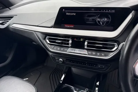 DK70JAO BMW 1 Series 2.0 120d M Sport Auto xDrive Euro 6 (s/s) 5dr Thumbnail #46