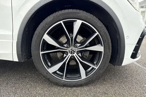 PX23MYN Volkswagen Tiguan 1.5 TSI R-Line DSG Euro 6 (s/s) 5dr Thumbnail #11