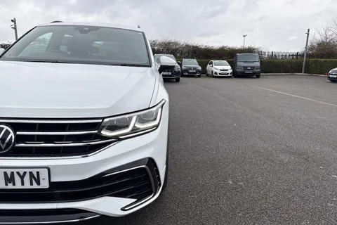 PX23MYN Volkswagen Tiguan 1.5 TSI R-Line DSG Euro 6 (s/s) 5dr Thumbnail #27