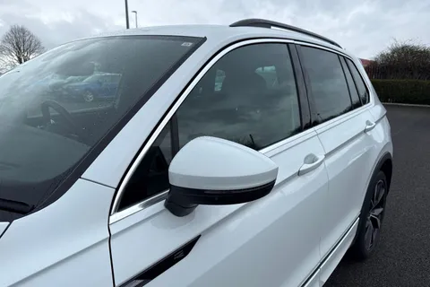 PX23MYN Volkswagen Tiguan 1.5 TSI R-Line DSG Euro 6 (s/s) 5dr Thumbnail #31