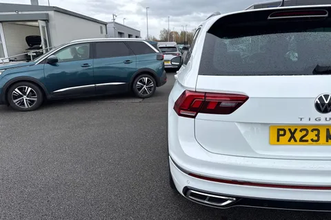 PX23MYN Volkswagen Tiguan 1.5 TSI R-Line DSG Euro 6 (s/s) 5dr Thumbnail #33