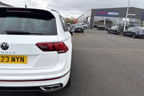 PX23MYN Volkswagen Tiguan 1.5 TSI R-Line DSG Euro 6 (s/s) 5dr Thumbnail #34