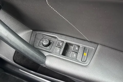 PX23MYN Volkswagen Tiguan 1.5 TSI R-Line DSG Euro 6 (s/s) 5dr Thumbnail #41