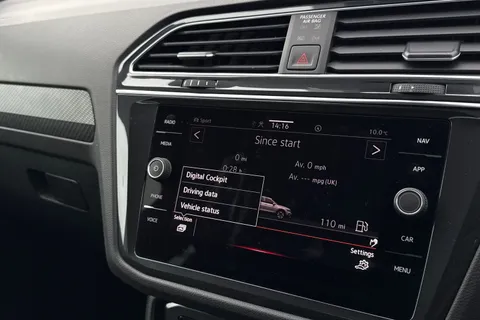 PX23MYN Volkswagen Tiguan 1.5 TSI R-Line DSG Euro 6 (s/s) 5dr Thumbnail #50