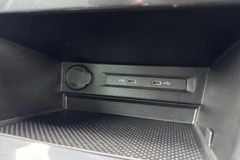 PX23MYN Volkswagen Tiguan 1.5 TSI R-Line DSG Euro 6 (s/s) 5dr Thumbnail #55