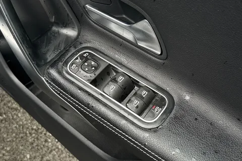 PN19XXT Mercedes-Benz Cla Class 2.0 CLA220 AMG Line (Premium Plus) Coupe 7G-DCT Euro 6 (s/s) 4dr Thumbnail #22