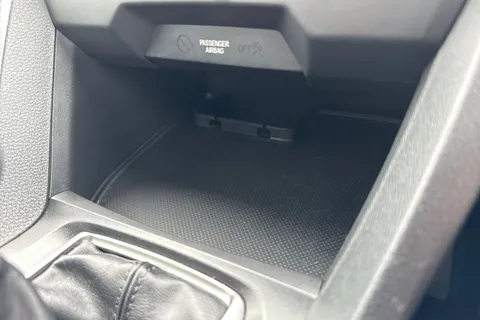 LN18RJX Honda Civic 1.0 VTEC Turbo SE Euro 6 (s/s) 5dr Thumbnail #36