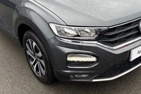 KS71AXA Volkswagen T-Roc 1.0 TSI 110 Active 5dr | App Connect | Active Pack Thumbnail #9