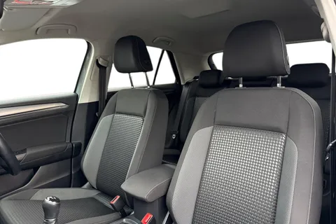 KS71AXA Volkswagen T-Roc 1.0 TSI 110 Active 5dr | App Connect | Active Pack Thumbnail #16