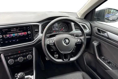 KS71AXA Volkswagen T-Roc 1.0 TSI 110 Active 5dr | App Connect | Active Pack Thumbnail #18