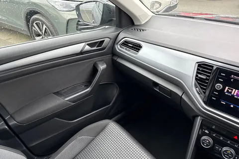 KS71AXA Volkswagen T-Roc 1.0 TSI 110 Active 5dr | App Connect | Active Pack Thumbnail #20