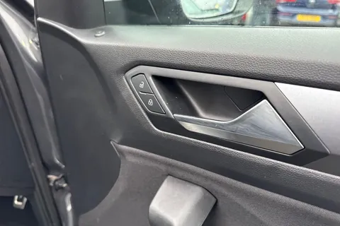 KS71AXA Volkswagen T-Roc 1.0 TSI 110 Active 5dr | App Connect | Active Pack Thumbnail #21