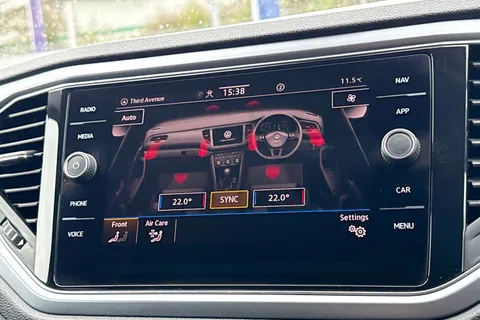 KS71AXA Volkswagen T-Roc 1.0 TSI 110 Active 5dr | App Connect | Active Pack Thumbnail #22