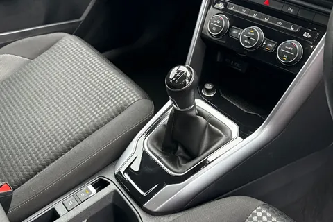 KS71AXA Volkswagen T-Roc 1.0 TSI 110 Active 5dr | App Connect | Active Pack Thumbnail #23