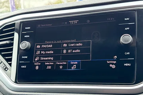 KS71AXA Volkswagen T-Roc 1.0 TSI 110 Active 5dr | App Connect | Active Pack Thumbnail #29