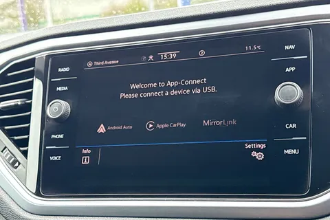 KS71AXA Volkswagen T-Roc 1.0 TSI 110 Active 5dr | App Connect | Active Pack Thumbnail #30