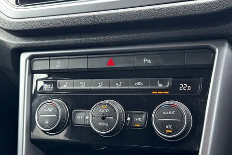 KS71AXA Volkswagen T-Roc 1.0 TSI 110 Active 5dr | App Connect | Active Pack Thumbnail #32