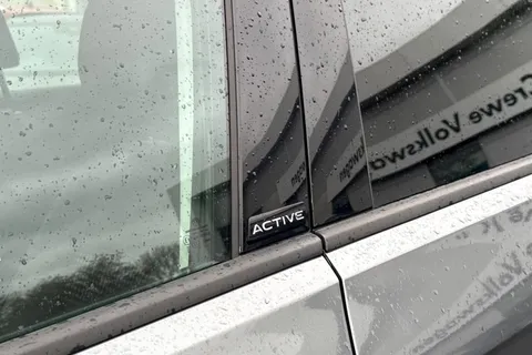 KS71AXA Volkswagen T-Roc 1.0 TSI 110 Active 5dr | App Connect | Active Pack Thumbnail #39