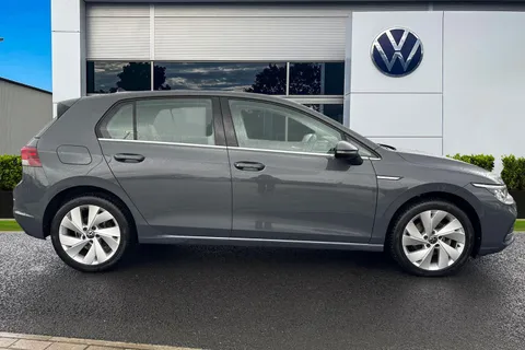 MP23JNJ Volkswagen Golf 1.5 TSI 150 Style 5dr **WINTER PACK, REAR VIEW CAMERA** Thumbnail #4