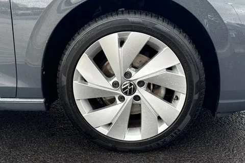 MP23JNJ Volkswagen Golf 1.5 TSI 150 Style 5dr **WINTER PACK, REAR VIEW CAMERA** Thumbnail #11