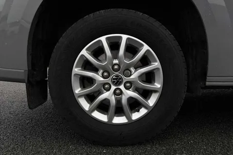DG75BXB Volkswagen Transporter 2.0 TDI 110 Commerce Pro Van Thumbnail #11