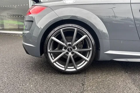 13 of 66 for Audi TT Coup- Black Edition 40 TFSI 197 PS S tronic