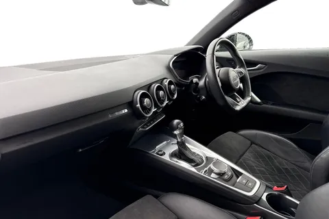 14 of 66 for Audi TT Coup- Black Edition 40 TFSI 197 PS S tronic