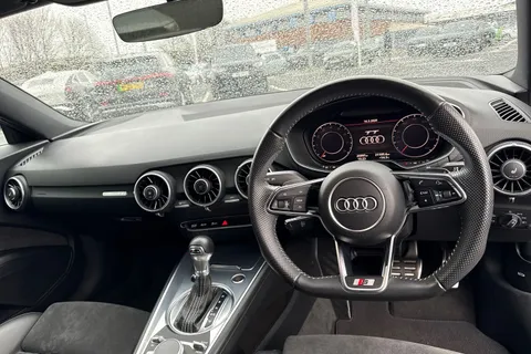 18 of 66 for Audi TT Coup- Black Edition 40 TFSI 197 PS S tronic