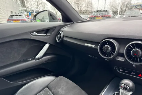 20 of 66 for Audi TT Coup- Black Edition 40 TFSI 197 PS S tronic