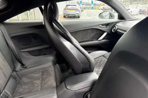 41 of 66 for Audi TT Coup- Black Edition 40 TFSI 197 PS S tronic