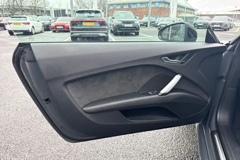 43 of 66 for Audi TT Coup- Black Edition 40 TFSI 197 PS S tronic